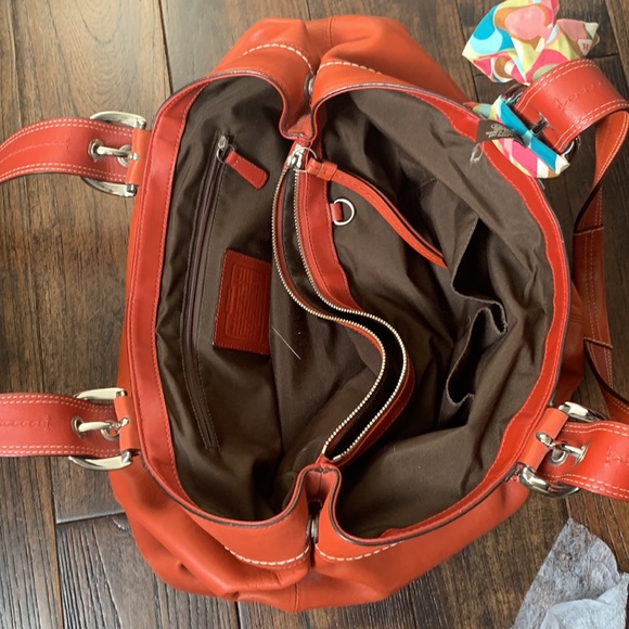 Coach large leather purse - Picture 3 of 4